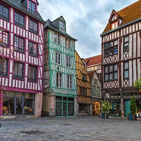 Le Music Votre Joli F2 Au Coeur De ! Ruan